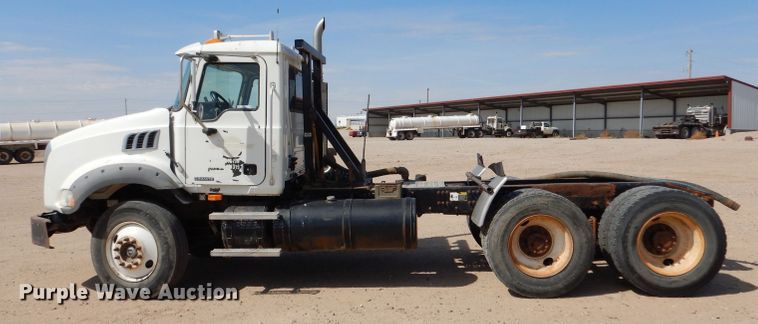 image for item LU9607 2006 Mack CT713 Granite  semi truck