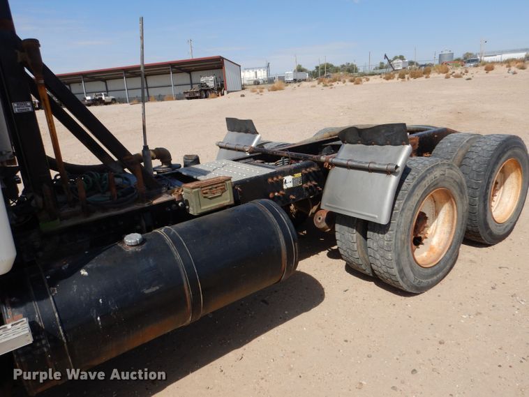 image for item LU9607 2006 Mack CT713 Granite  semi truck