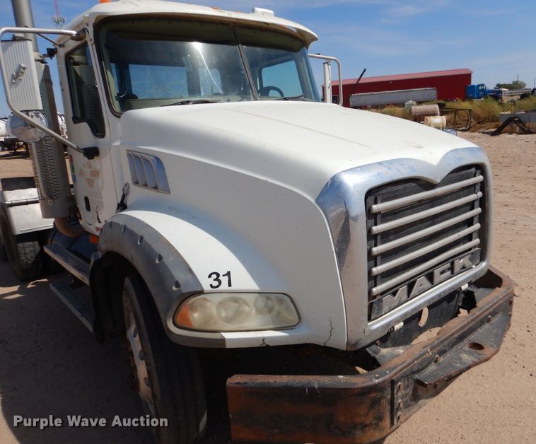 image for item LU9607 2006 Mack CT713 Granite  semi truck