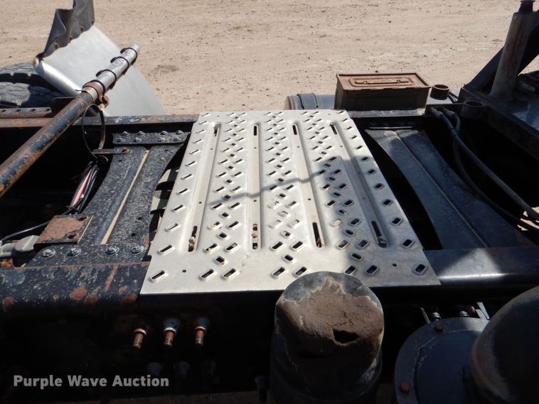 image for item LU9607 2006 Mack CT713 Granite  semi truck