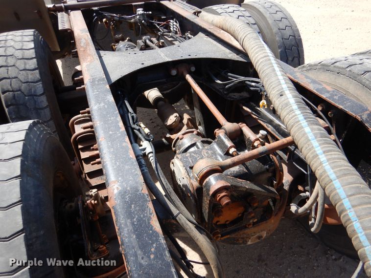 image for item LU9607 2006 Mack CT713 Granite  semi truck