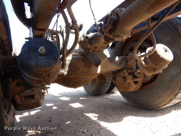 image for item LU9607 2006 Mack CT713 Granite  semi truck