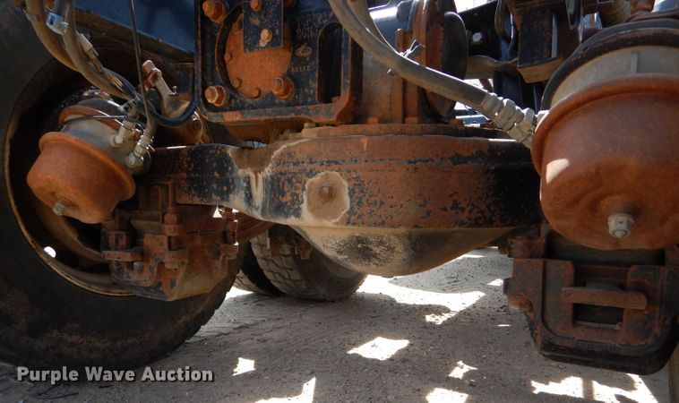 image for item LU9607 2006 Mack CT713 Granite  semi truck