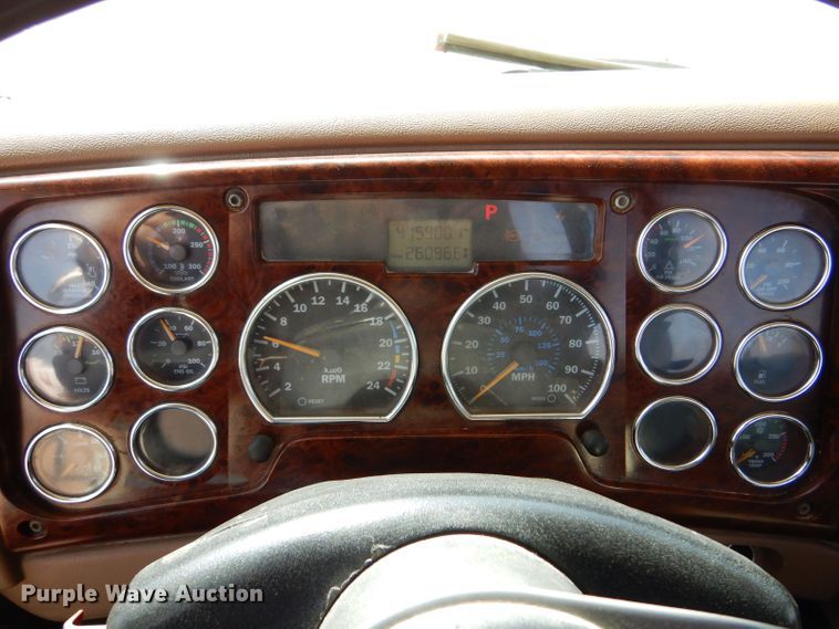 image for item LU9607 2006 Mack CT713 Granite  semi truck