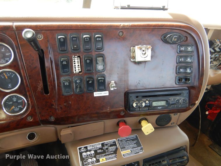 image for item LU9607 2006 Mack CT713 Granite  semi truck