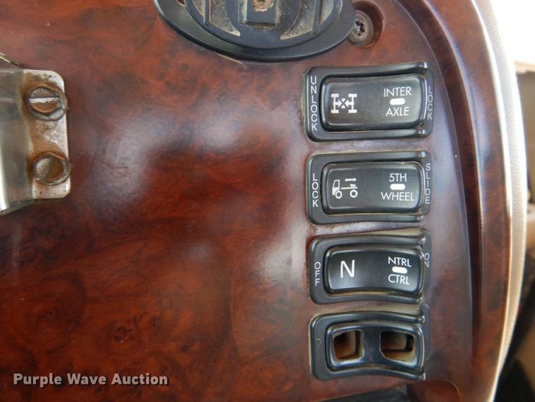 image for item LU9607 2006 Mack CT713 Granite  semi truck