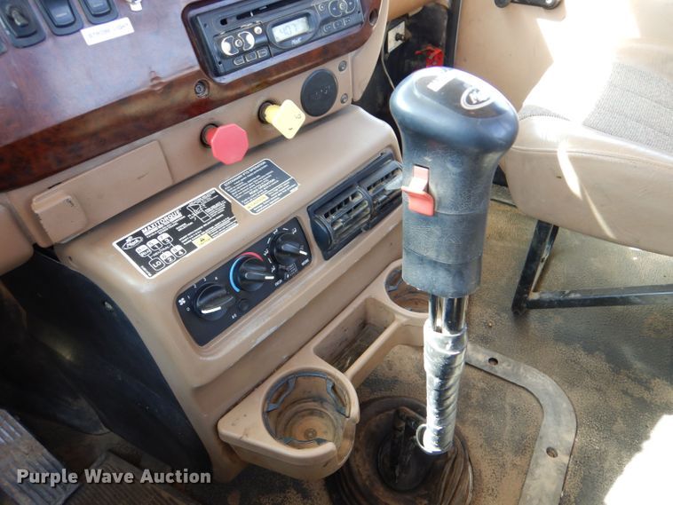 image for item LU9607 2006 Mack CT713 Granite  semi truck