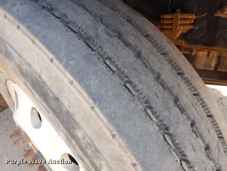 image for item LU9607 2006 Mack CT713 Granite  semi truck