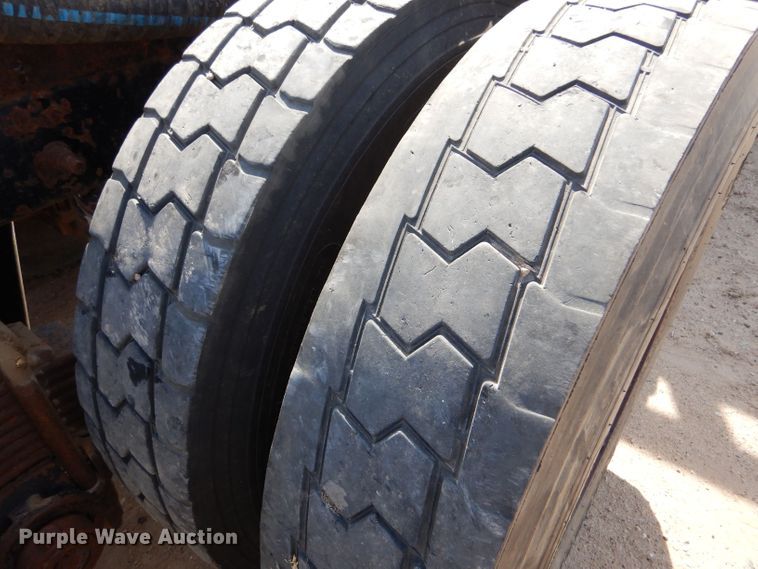 image for item LU9607 2006 Mack CT713 Granite  semi truck