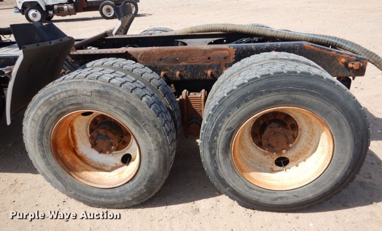 image for item LU9607 2006 Mack CT713 Granite  semi truck