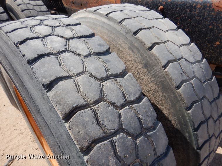 image for item LU9607 2006 Mack CT713 Granite  semi truck