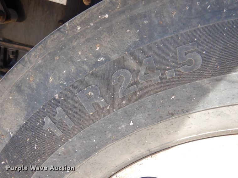 image for item LU9607 2006 Mack CT713 Granite  semi truck