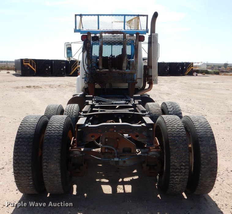 image for item LU9608 1989 Mack R690ST  semi truck