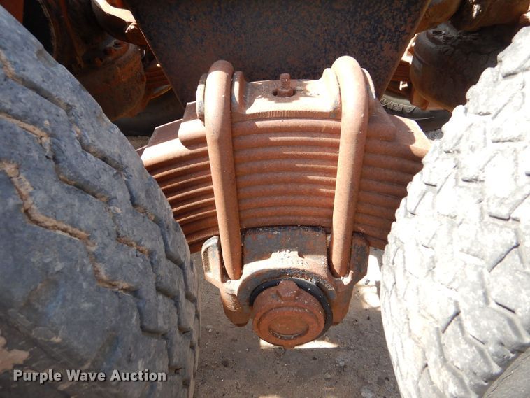 image for item LU9608 1989 Mack R690ST  semi truck