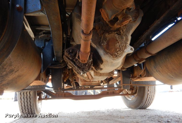 image for item LU9608 1989 Mack R690ST  semi truck