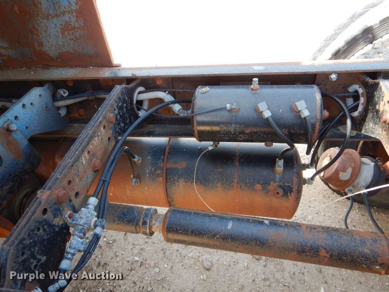 image for item LU9608 1989 Mack R690ST  semi truck