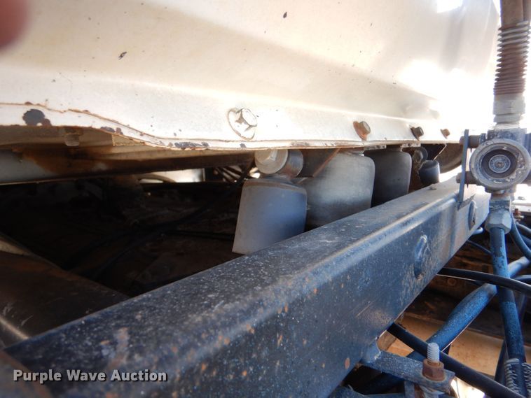 image for item LU9608 1989 Mack R690ST  semi truck