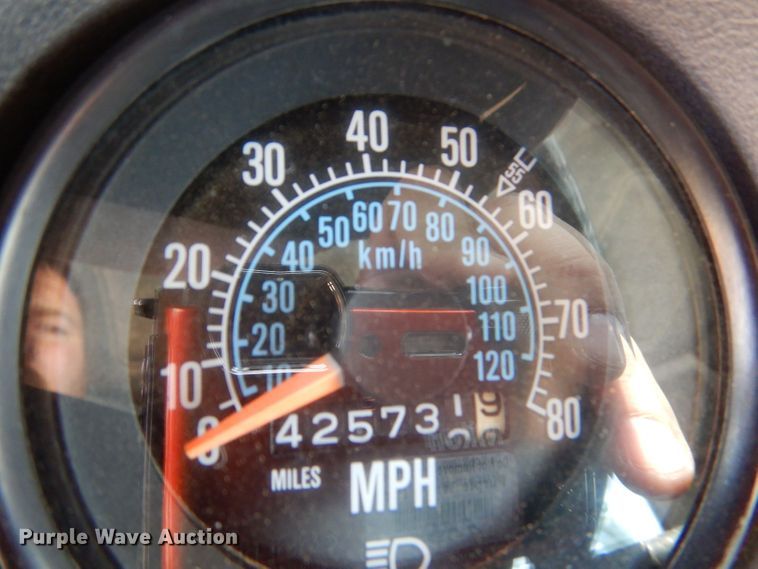 image for item LU9608 1989 Mack R690ST  semi truck