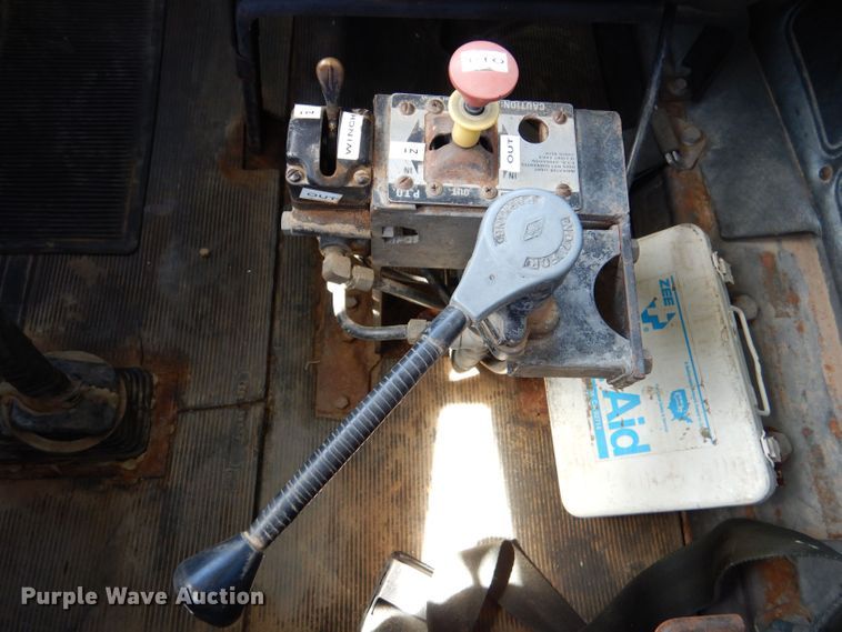 image for item LU9608 1989 Mack R690ST  semi truck