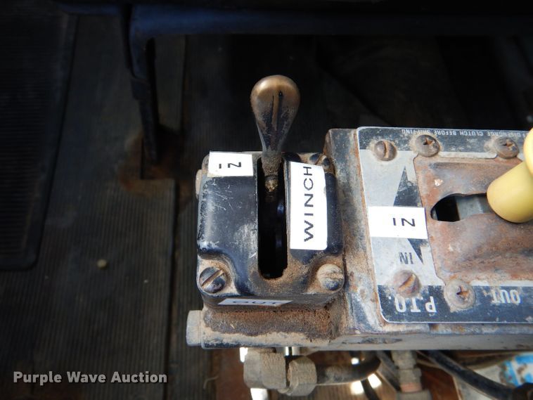 image for item LU9608 1989 Mack R690ST  semi truck