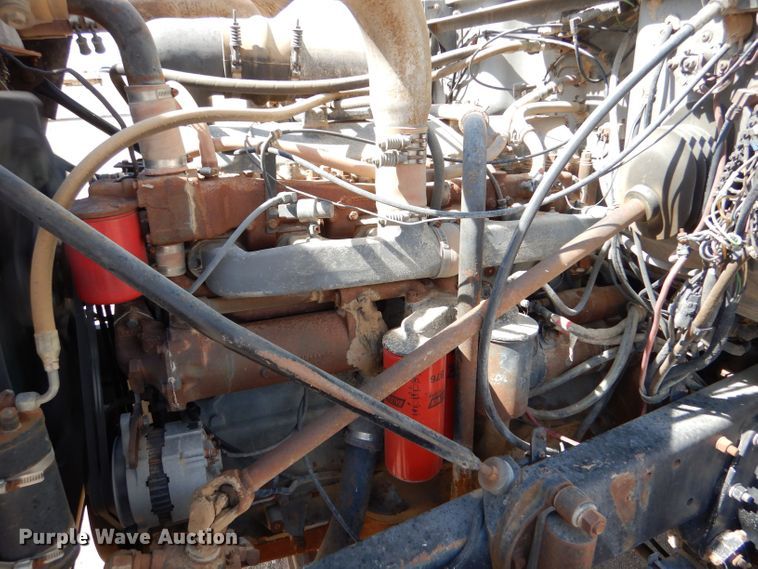 image for item LU9608 1989 Mack R690ST  semi truck