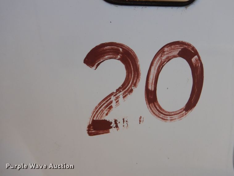 image for item LU9608 1989 Mack R690ST  semi truck