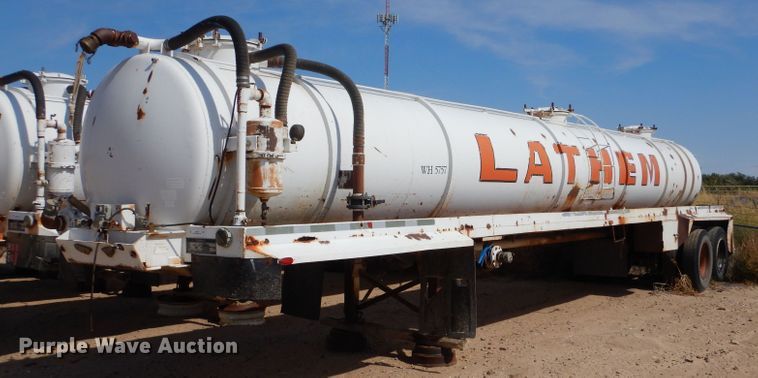 image for item LU9609 2001 Eagle EV-130  tank trailer