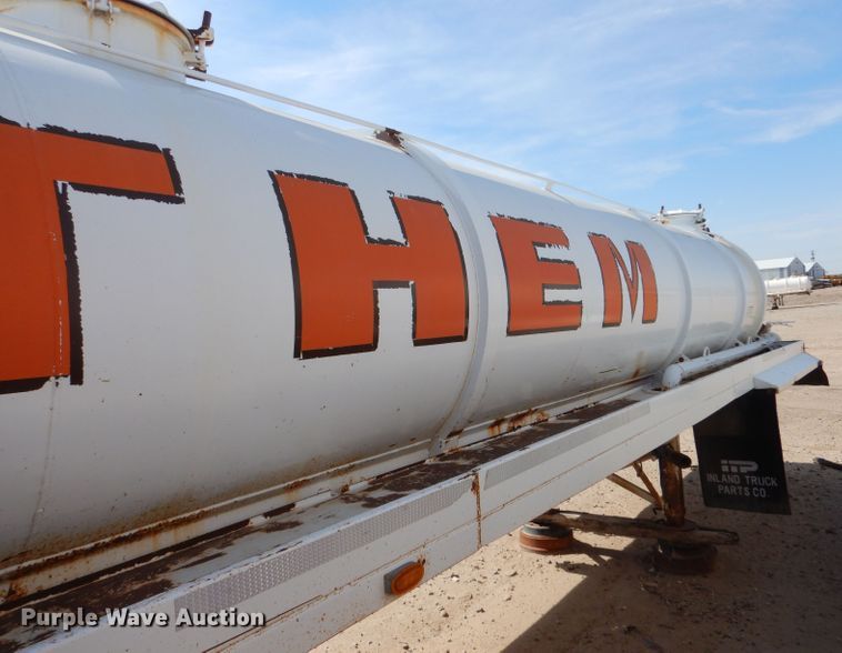 image for item LU9609 2001 Eagle EV-130  tank trailer