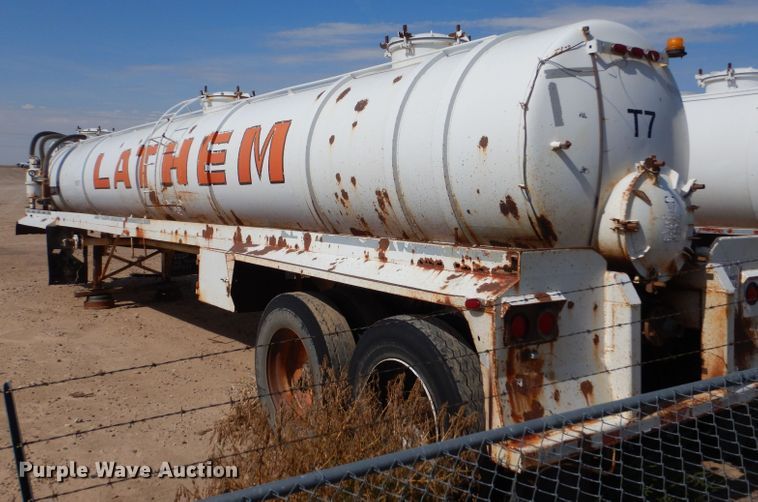 image for item LU9609 2001 Eagle EV-130  tank trailer