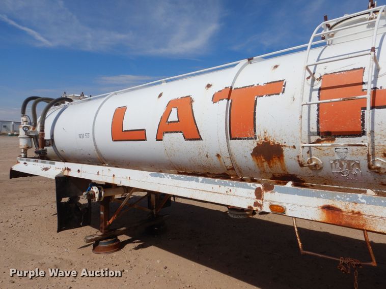 image for item LU9609 2001 Eagle EV-130  tank trailer