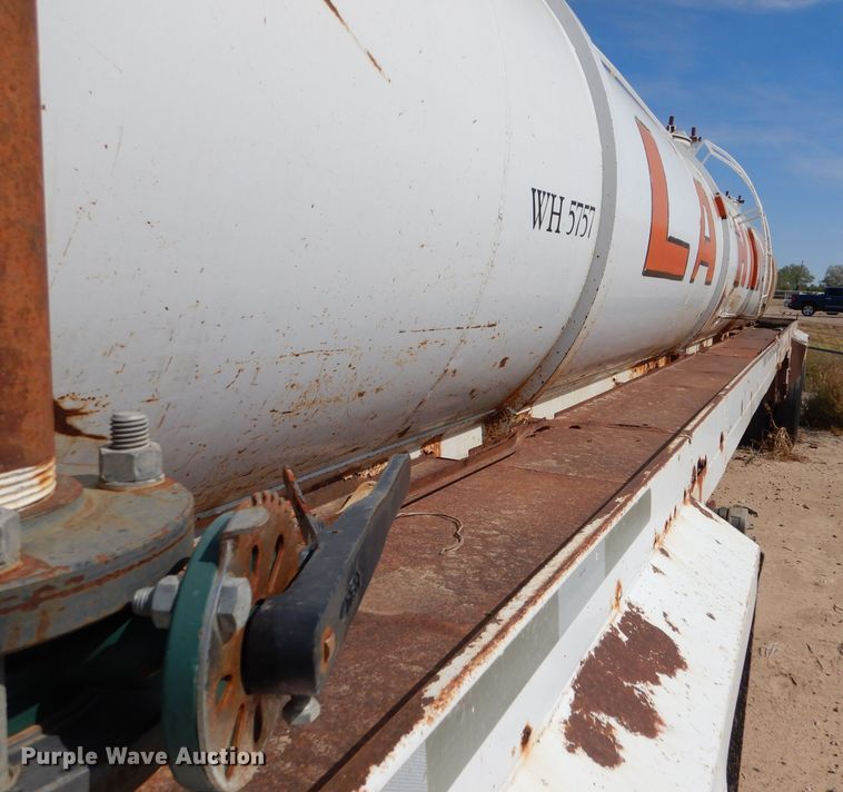 image for item LU9609 2001 Eagle EV-130  tank trailer