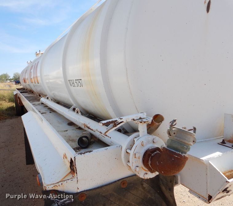 image for item LU9609 2001 Eagle EV-130  tank trailer