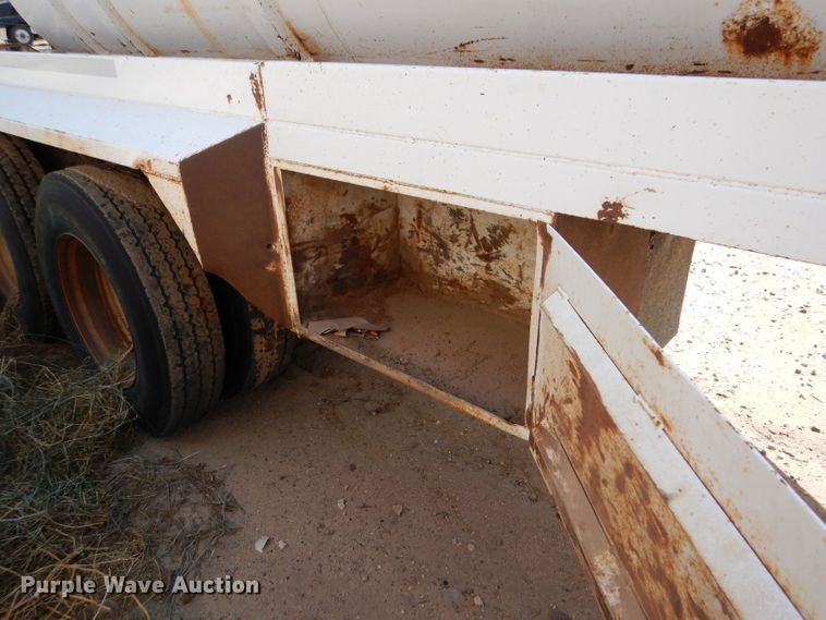 image for item LU9609 2001 Eagle EV-130  tank trailer