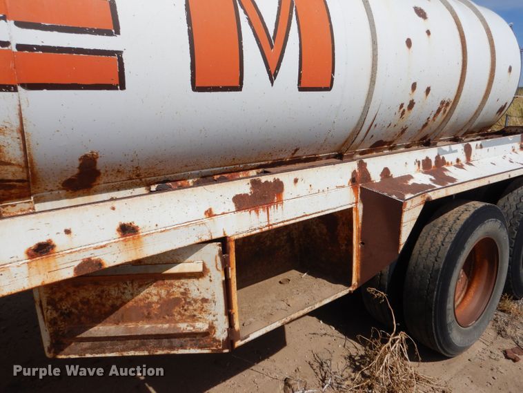 image for item LU9609 2001 Eagle EV-130  tank trailer