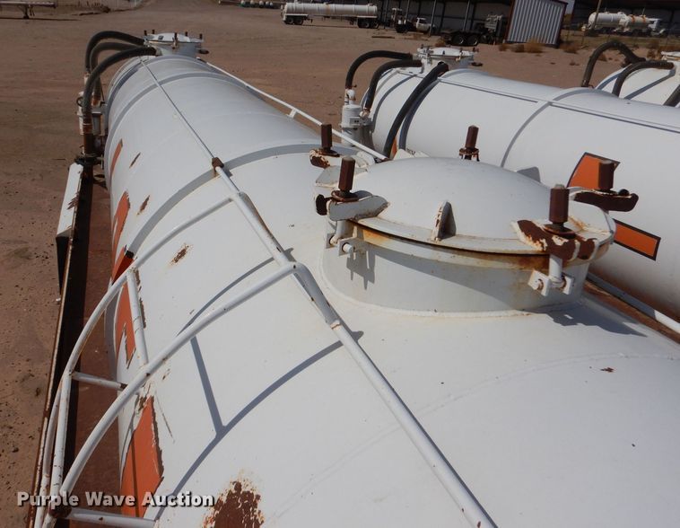 image for item LU9609 2001 Eagle EV-130  tank trailer