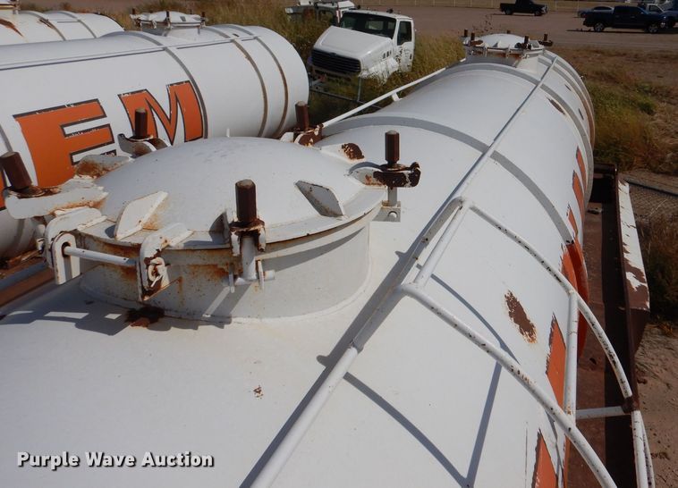 image for item LU9609 2001 Eagle EV-130  tank trailer