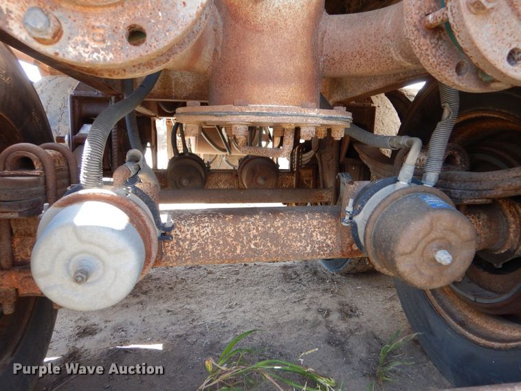 image for item LU9609 2001 Eagle EV-130  tank trailer