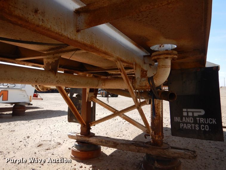 image for item LU9609 2001 Eagle EV-130  tank trailer