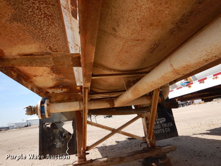 image for item LU9609 2001 Eagle EV-130  tank trailer