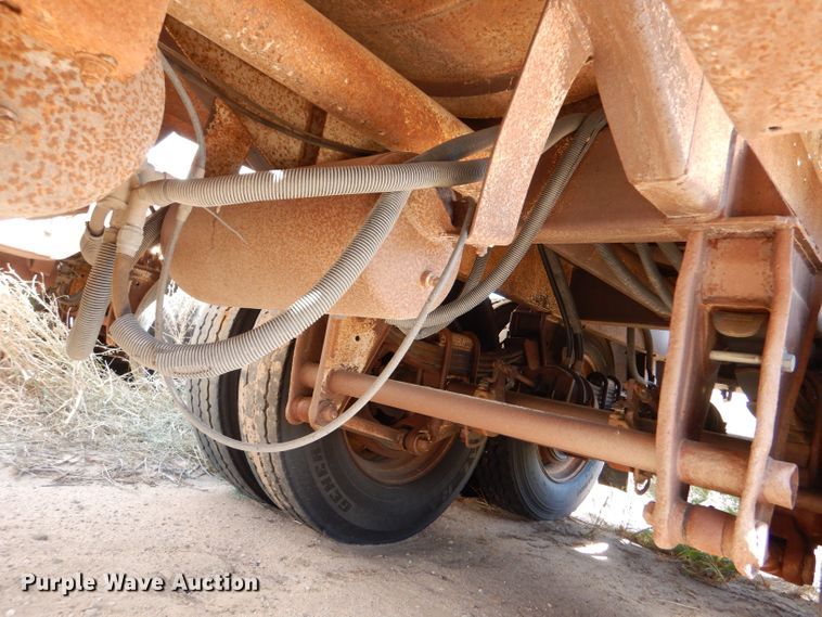 image for item LU9609 2001 Eagle EV-130  tank trailer