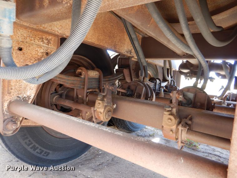 image for item LU9609 2001 Eagle EV-130  tank trailer