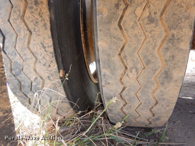 image for item LU9609 2001 Eagle EV-130  tank trailer