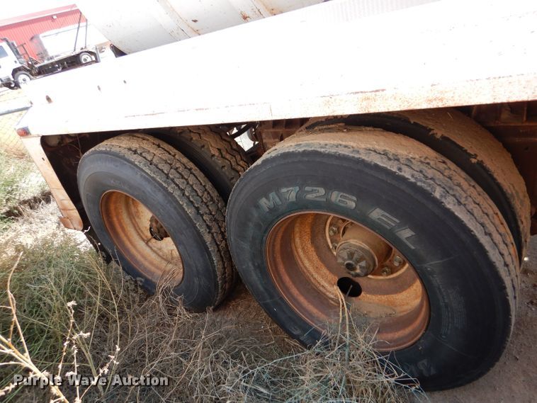 image for item LU9609 2001 Eagle EV-130  tank trailer