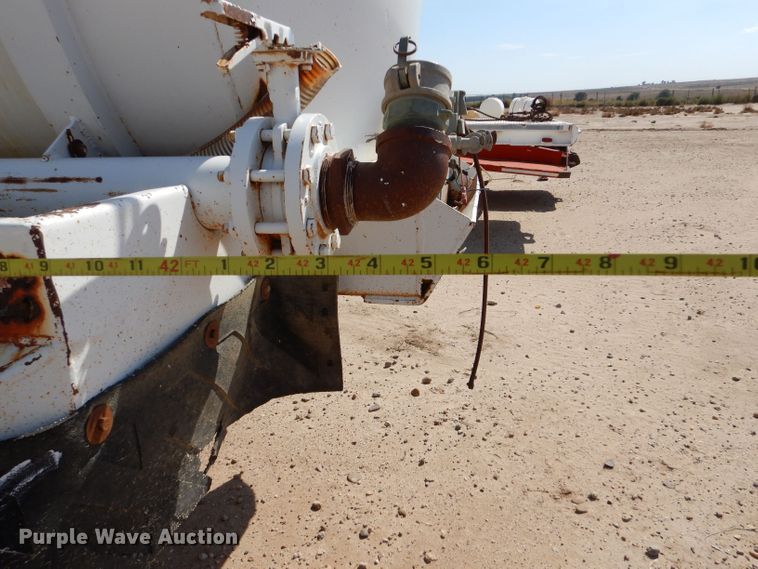 image for item LU9609 2001 Eagle EV-130  tank trailer