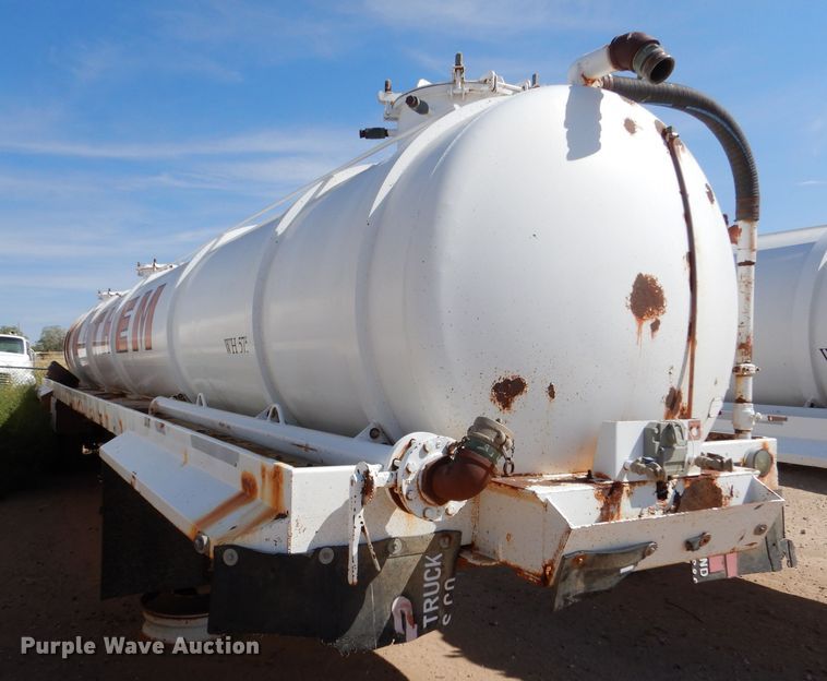 image for item LU9610 2002 Eagle EV-130  tank trailer