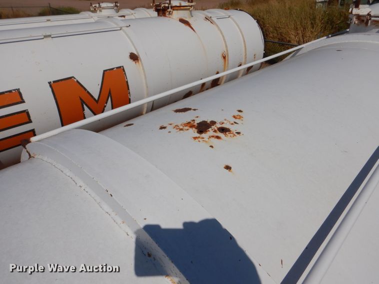 image for item LU9610 2002 Eagle EV-130  tank trailer