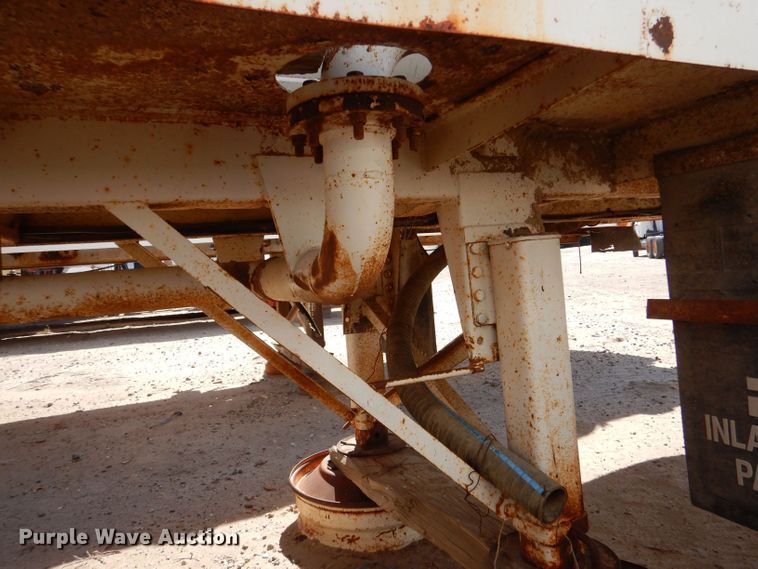 image for item LU9610 2002 Eagle EV-130  tank trailer