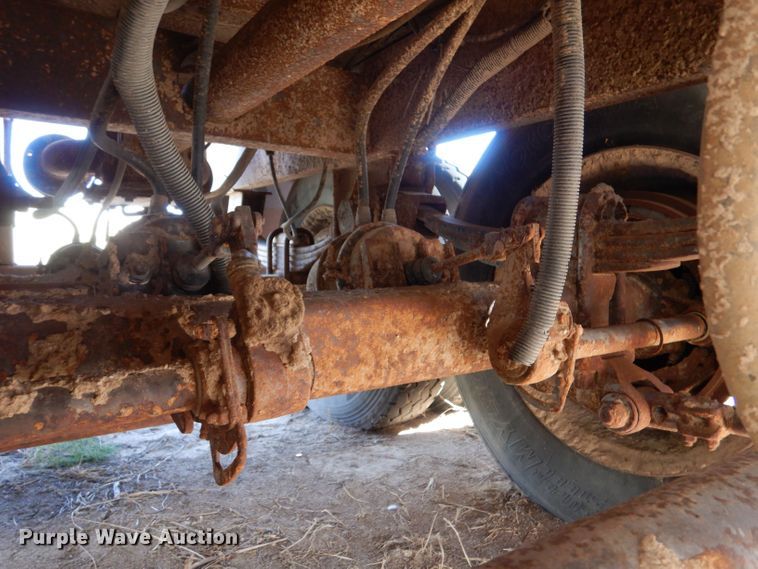 image for item LU9610 2002 Eagle EV-130  tank trailer