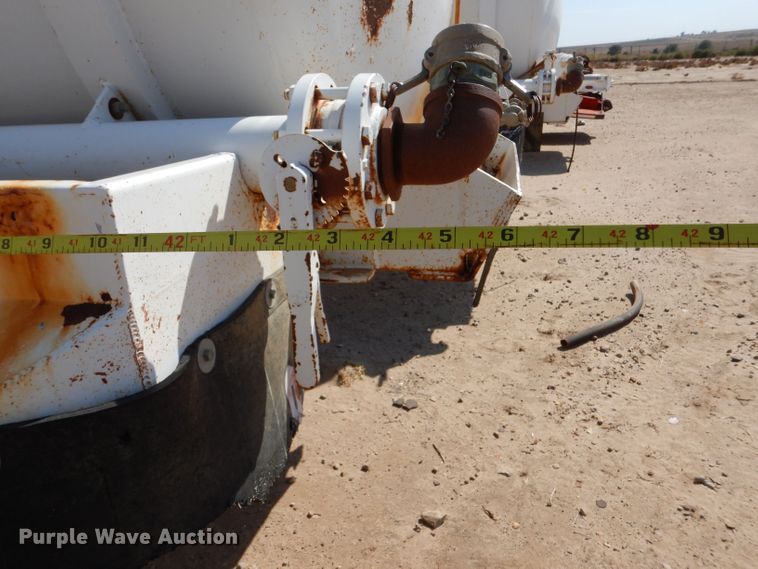 image for item LU9610 2002 Eagle EV-130  tank trailer