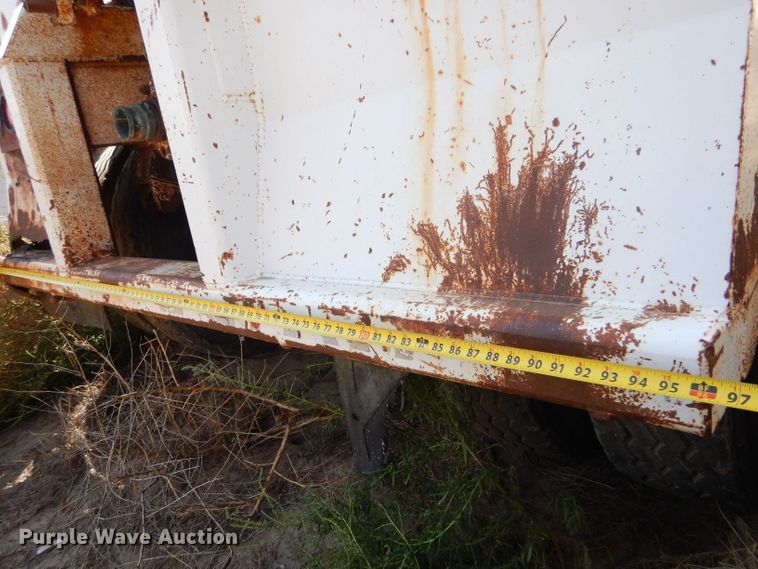 image for item LU9610 2002 Eagle EV-130  tank trailer